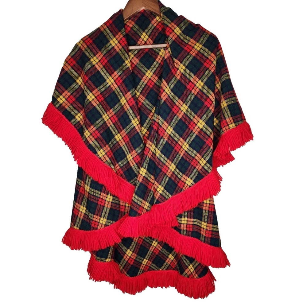 1970s Tartan Plaid Vintage Fringed Armhole Wrap